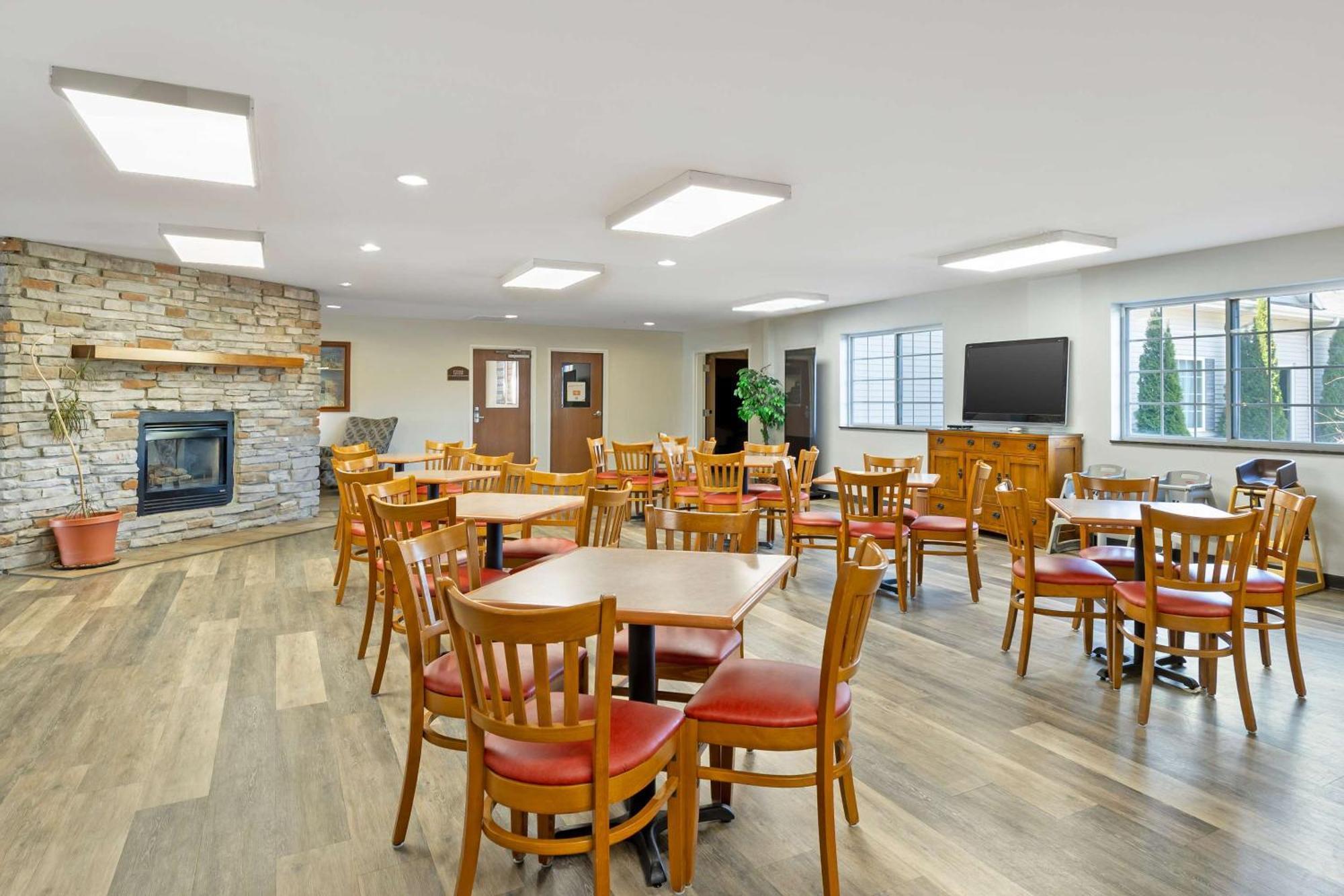 Quality Inn & Suites Fort Madison Near Hwy 61 Esterno foto