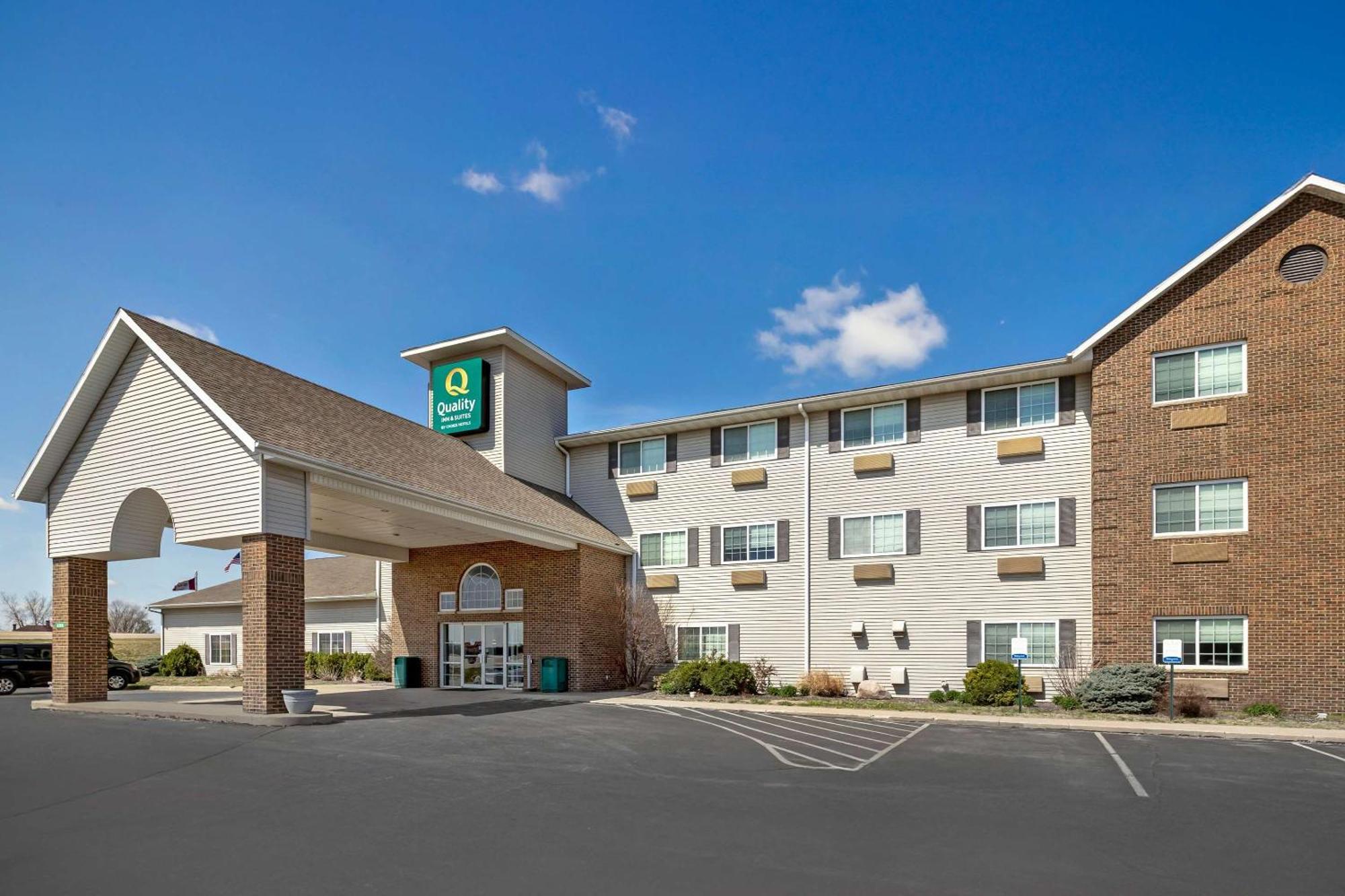 Quality Inn & Suites Fort Madison Near Hwy 61 Esterno foto